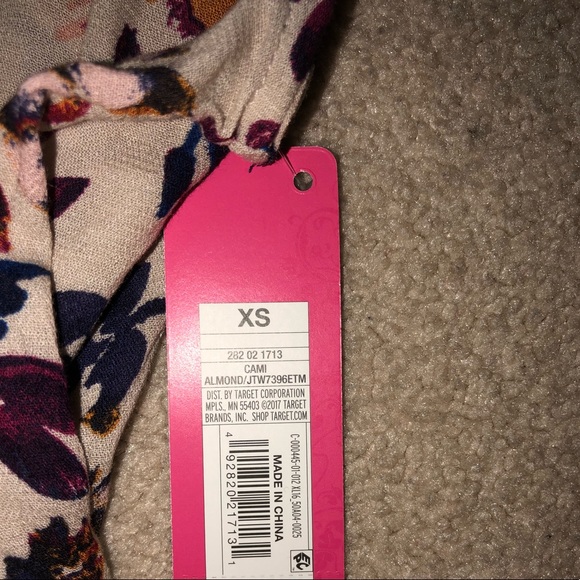 Never worn before floral loose tank top - Picture 3 of 3